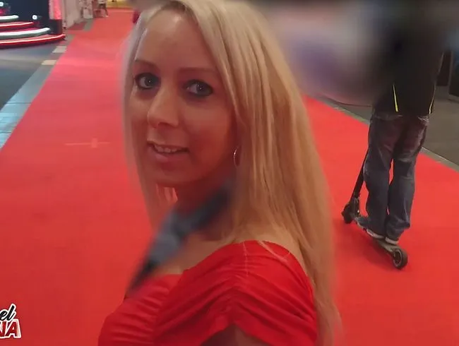 Venus Fan Fick 2, enormer Vielspritzer ins Fickgesicht