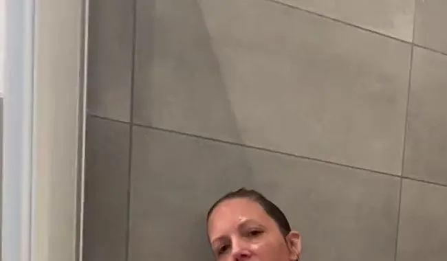 Heute lade ich dich unter meine Dusche ein!? Schau mir dabei zu wie ich mich am Schluss beglücke?