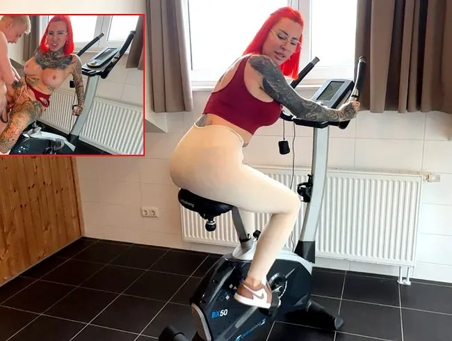 Schüchterner Fitnesstrainer,(20) zum Sex verführt! Dieses Training wird er so schnell nicht vergessen!