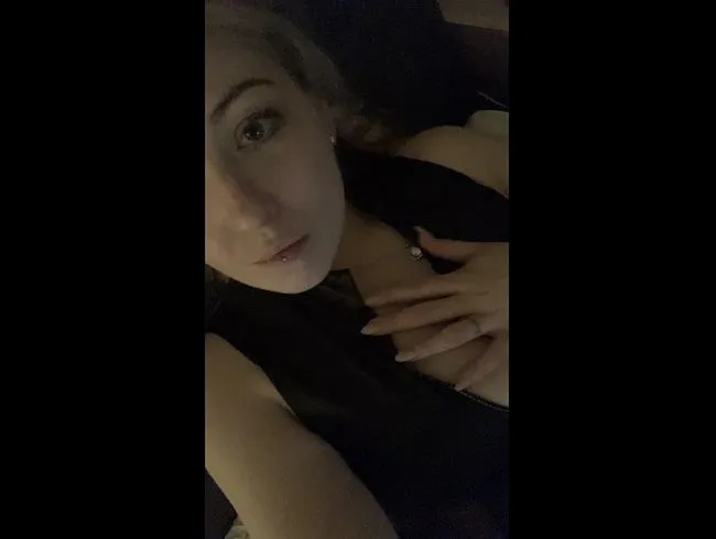 IN WETLOOK MIT LACKSTIEFELN ;P so sexy ;)