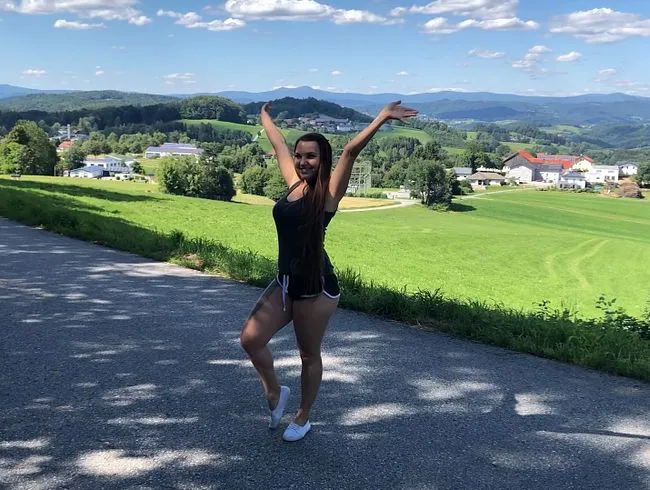 Oha! Bankfick in der Dorfeinfahrt - Gesichtsbesamung nach dem Freibad