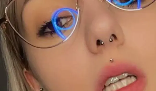 Türkis, Brille & Rauch – mein Blick gehört dir!!!!