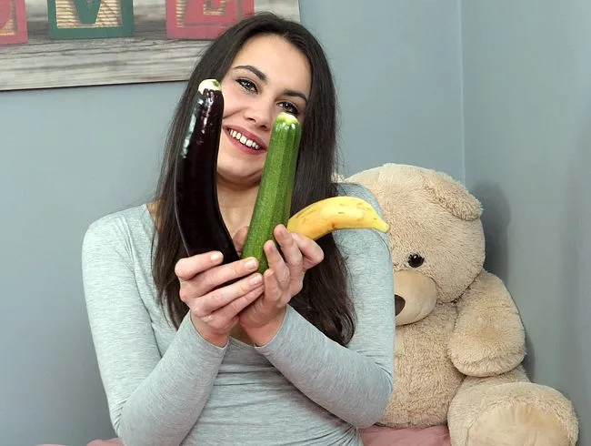 Eskalations-Squirt! Direkt vom Supermarkt AO in die Teenie-Löcher!