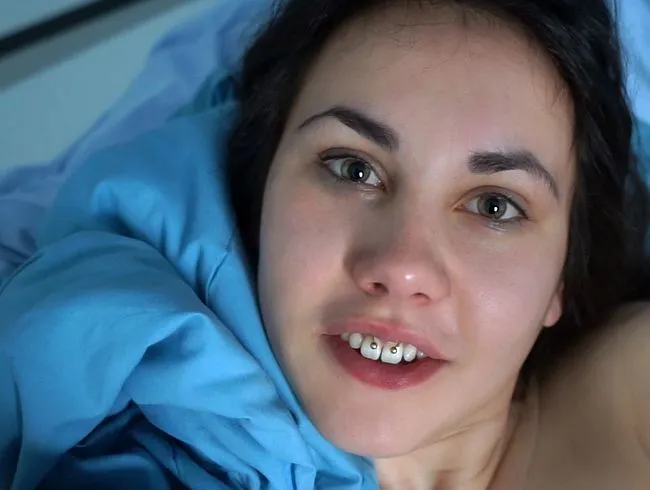 Ganz privater guten Morgensex! Ich lasse mir nach dem Aufwachen erstmal mein Löchlein stopfen!