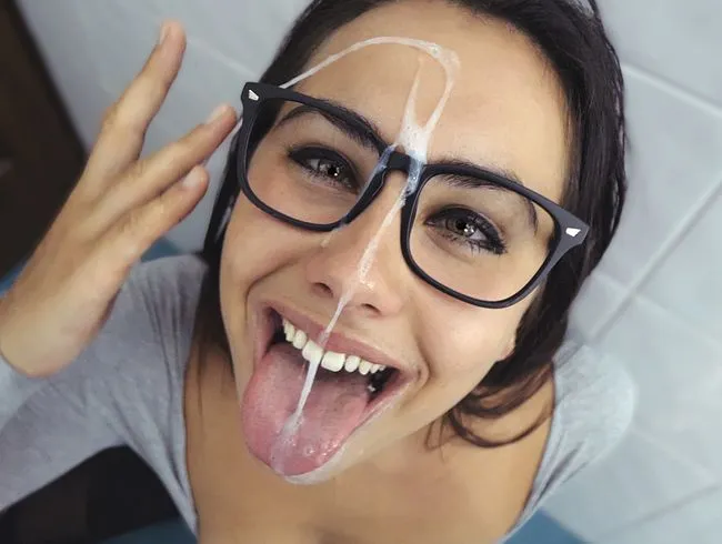 Krasse Besamung in den Teenie-Mund!