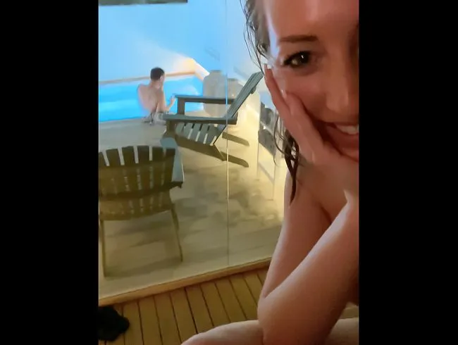 Public in der Sauna gefingert & grandios gekommen!