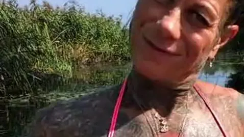 Outdoor Porno - Selbstbefriedigungs-Show an der Spree