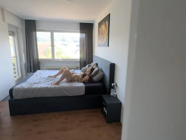 Vom Stiefbruder erwischt! Mal sehen was er kann