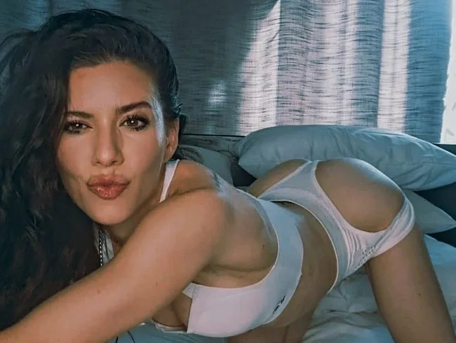 Natalie Carter – Explizites Training in Sportkleidung – Meine Muschi