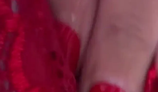 Schau dir diese nasse Pussy an! So saftig und nass!