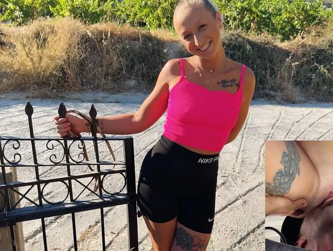 Sonntagsmorgens die Nachbarsfotze geweckt seine Frau fährt und er leckt und fickt mich blank im Gart