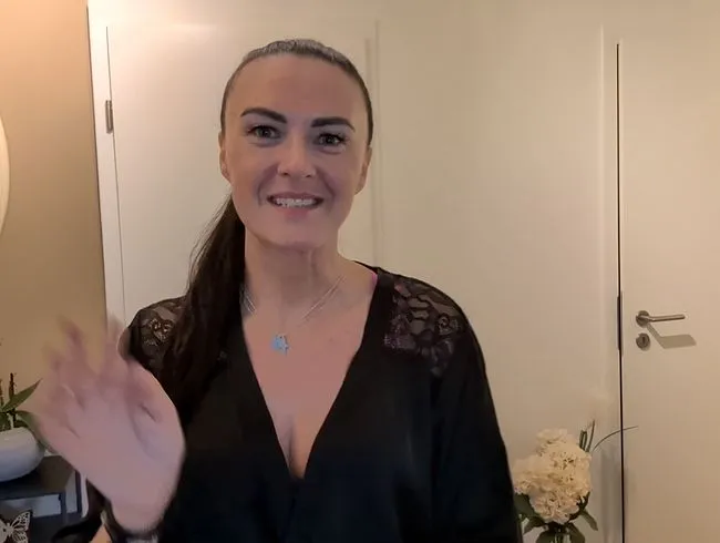 Das war ja nicht so schlimm. Ich zeige mehr Haut.